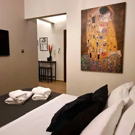 Stay In Athens -Iris-3